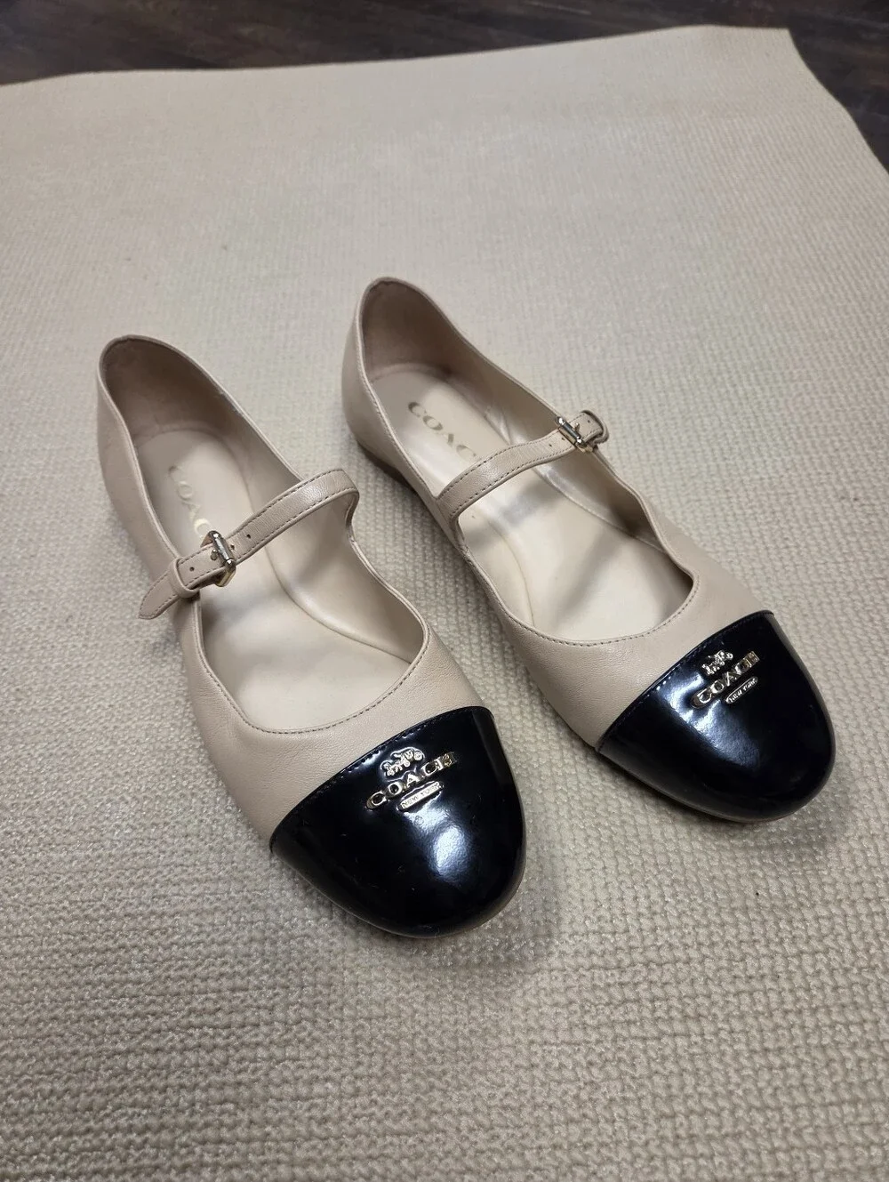 Coach Beige Leather & Black Patent Cap Toe Aubree Mary Jane Flats Size 7.5